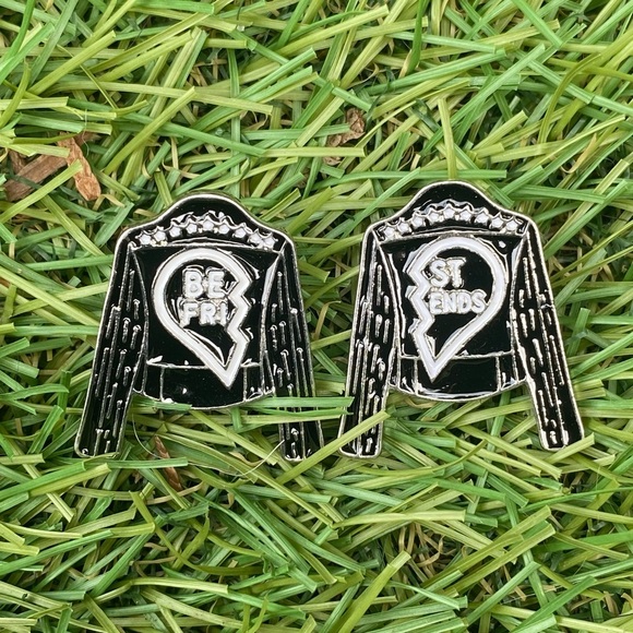 BEST FRIENDS PUNK ROCK LEATHER JACKET ENAMEL PINS #FML130048 - Picture 1 of 5